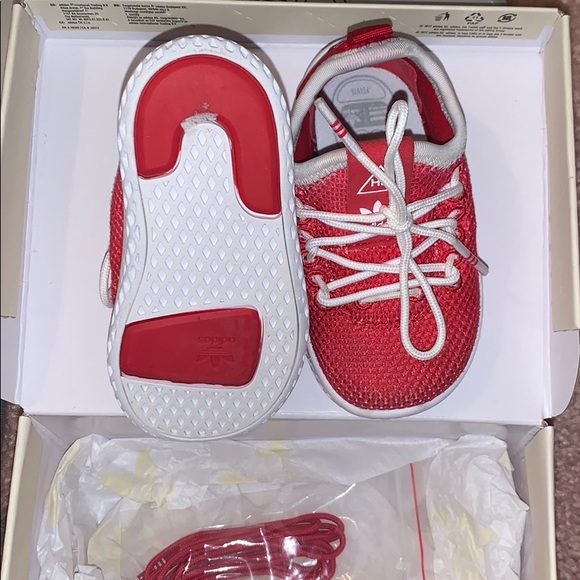 PHARRELL WILLIAMS ADIDAS